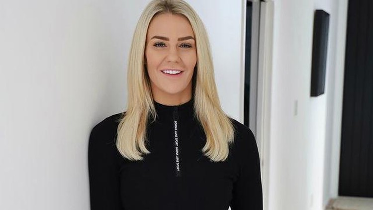 Simone Anderson with black dress