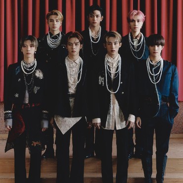 Lirik Lagu Terjemahan Kick Back - WayV