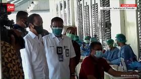 VIDEO: Jokowi Tinjau Vaksinasi Pedagang Kawasan Malioboro