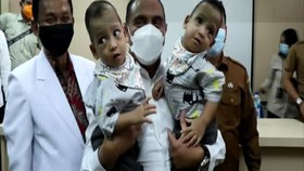 VIDEO: Dinyatakan Sehat, Bayi Adam-Aris Segera Keluar Dari RS