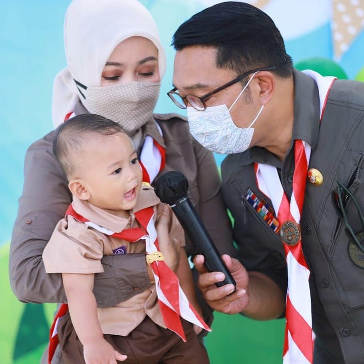 <p>Tentunya, perayaan ulang tahun Arkana ini mematuhi aturan protokol kesehatan ya, Bunda. Tamu dewasa memakai masker di acara. (Foto: Instagram @arkanaaidan)</p>