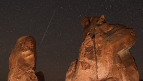 Puncak Hujan Meteor Geminid Hiasi Langit Pekan Ini, Catat Jadwalnya