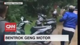 VIDEO: Bentrok Geng Motor di Bandung