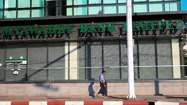 Myanmar Krisis Ekonomi: Inflasi Naik hingga Nilai Uang Turun Myanmar tengah dilanda krisis ekonomi. Akibat masalah itu, inflasi naik tinggi dan nilai mata uang kyat Myanmar merosot hingga 60 persen.