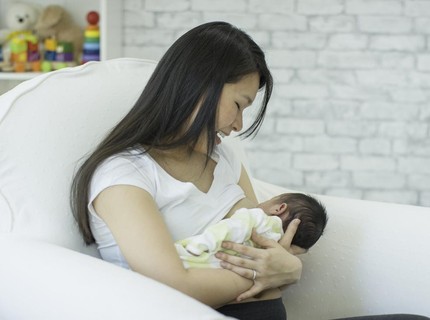 5 Arti Mimpi Menyusui Bayi, Pertanda Apa Saja Ya Bunda?