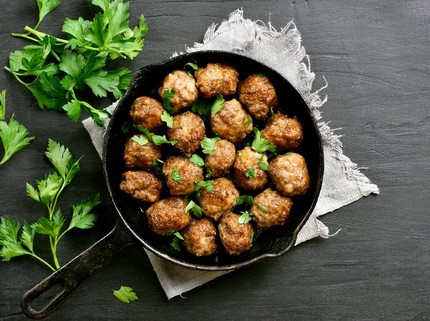 5 Cara Membuat Bakso Goreng Anti-Kisut, Adonannya Harus Dibanting-banting