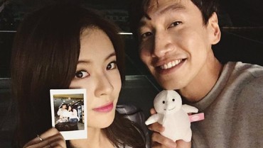 Manis Banget! Lee Sun Bin & Lee Kwang Soo Pamer Gelang Couple