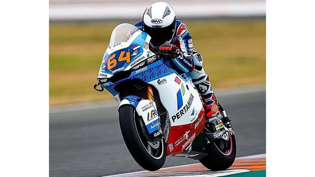 Dua pembalap Pertamina Mandalika, Thomas Luthi dan Bo Bendsneyder terpuruk di latihan bebas pertama (FP1) Moto2 Portugal.