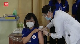 VIDEO: Vaksinasi Perdana Di Filipina Diwarnai Aksi Protes