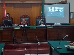 Pembobol Data Pribadi Denny Siregar Divonis 8 Bulan Penjara