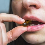 Hindari! Ini 4 Efek Samping Minum Vitamin C Secara Berlebihan