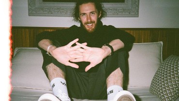 Lirik Lagu Take Me To Church - Hozier