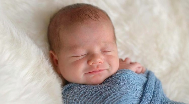 TERAPI RUMAHAN UNTUK ATASI BAYI KUNING Penyakit bayi kuning biasa terjadi pada bayi baru lahir dan biasanya tidak berbahaya, karena fungsi hati bayi yang belum bekerja sempurna.