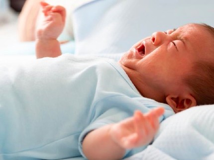 Penyebab Bayi Kuning dan Cara Merawatnya di Rumah