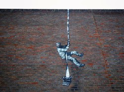 Banksy Benarkan Mural di Dinding Bekas Penjara Inggris Buatannya