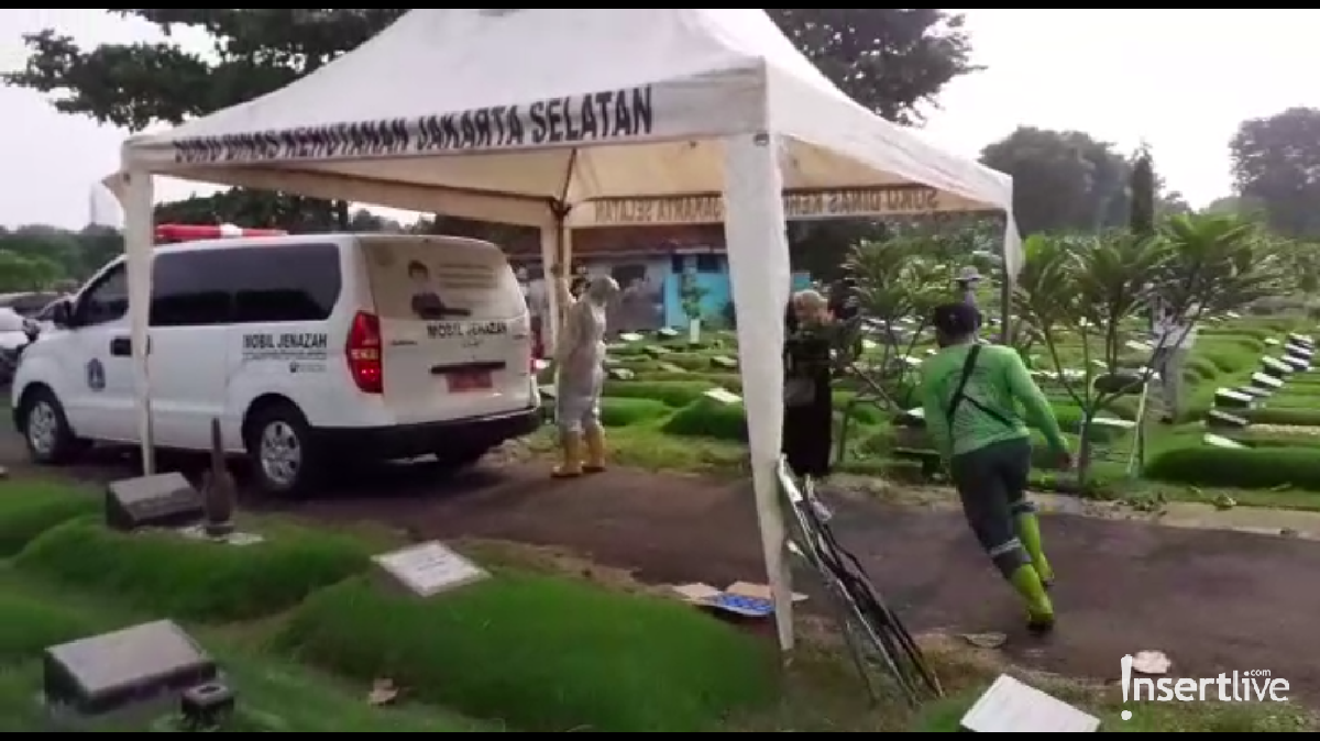 Pemakaman Rina Gunawan