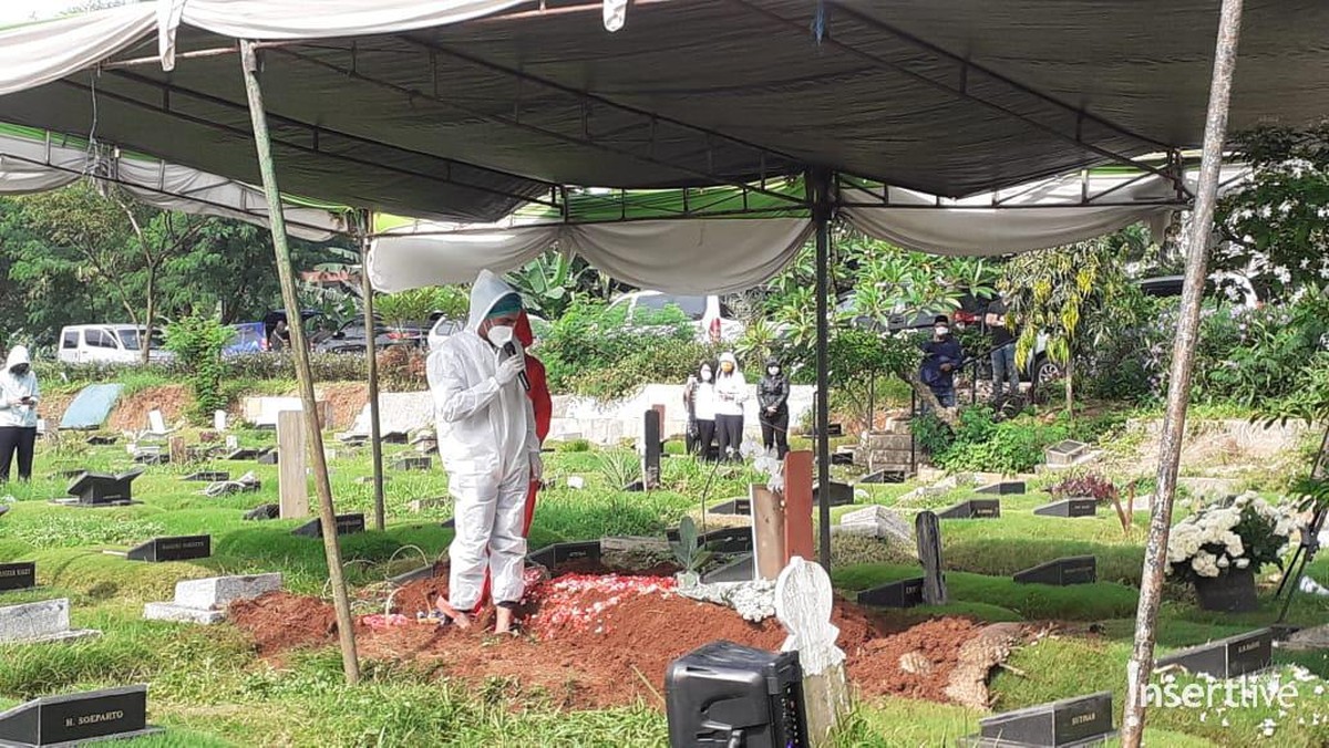 Pemakaman Rina Gunawan