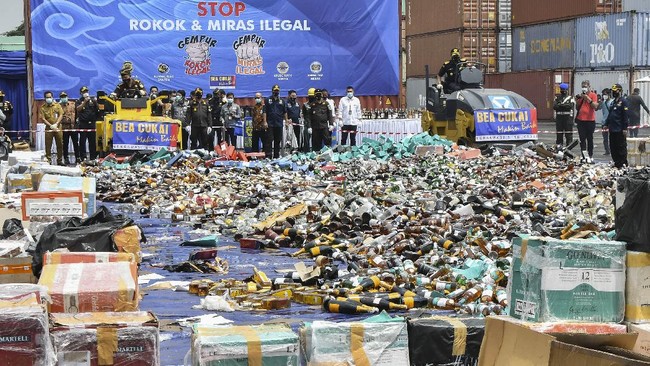 Bea Cukai Kemenkeu menindak 9.778 kasus pelanggaran per Maret 2023 atau senilai Rp3,37 triliun. Pelanggaran mayoritas terkait rokok.