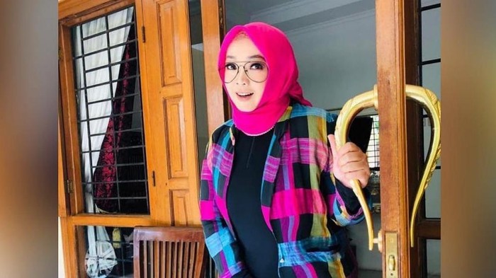 Penuh Lika-liku, Ini Kisah Perjalanan Karier Rina Gunawan Semasa Hidup