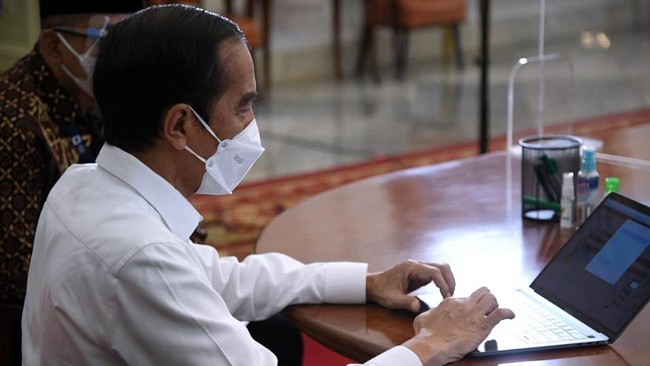 Presiden Jokowi menyebut pengangguran di Indonesia mencapai hampir 10 juta orang karena krisis pandemi covid-19.