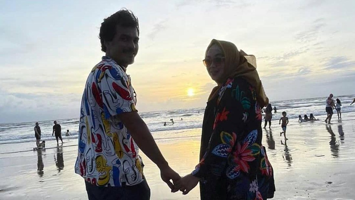 Rina Gunawan dan Teddy Syah