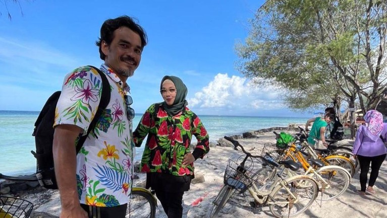 Rina Gunawan dan Teddy Syah Rina Gunawan dan Teddy Syah
