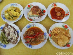 Meski Ngumpet di Pasar, 5 Warung Padang Ini Selalu Laris Dicari Pengunjung