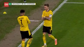 VIDEO: 10 Pemain Dortmund Kalahkan Monchengladbach, 1-0