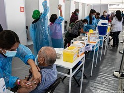 Vaksin China Mendunia Meski Ada Keraguan Soal Tingkat Efikasi