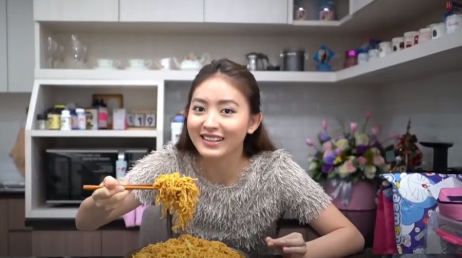 Wah! Natasha Wilona Ternyata Hobi Makan Pizza dan Pasta