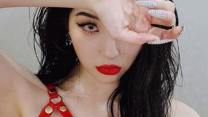 4 Fakta Nail Art Sunmi, dari Dituduh Lesbian Hingga Jadi Inspirasi 4 Fakta Nail Art Sunmi, dari Dituduh Lesbian Hingga Jadi Inspirasi