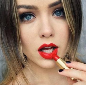 5 Rekomendasi Lipstik Merah Terbaik yang Cocok untuk Semua Warna Kulit