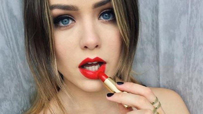 5 Rekomendasi Lipstik Merah Terbaik yang Cocok untuk Semua Warna Kulit