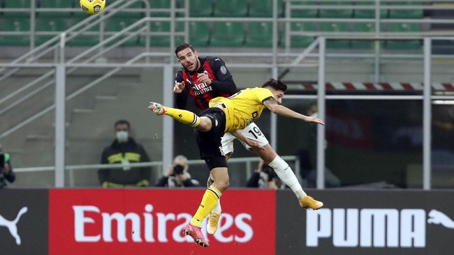 Penalti Franck Kessie di detik-detik akhir membuat AC Milan mampu menyamakan kedudukan menjadi 1-1 dalam duel lawan Udinese.