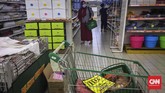 FOTO: Diskon Besar-besaran Giant Kalibata Jelang Tutup Giant Kalibata menggelar diskon besar-besaran menjelang tutup karena tertekan corona.