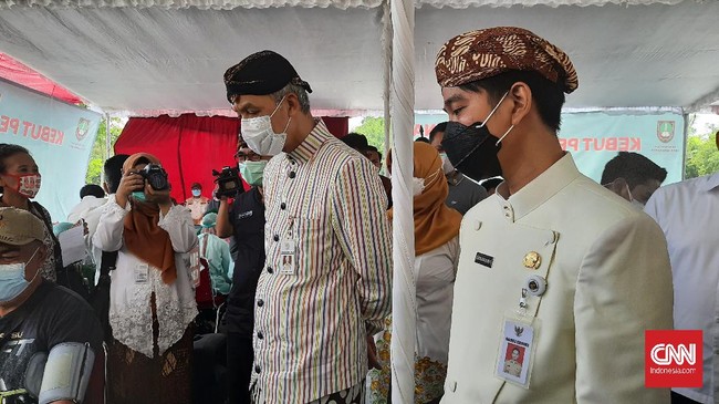 Berdasarkan data Jateng, Walkot Solo Gibran Rakabuming menyatakan wilayahnya seharusnya PPKM level 3, bukan level 4 seperti yang ditetapkan pusat.