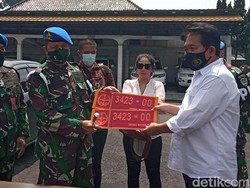 Heboh Wanita Pamer Pelat Nomor Dinas TNI Palsu, Bikinnya di Mana?