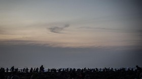 Kerumunan Pantai Karanghawu Sukabumi Dibubarkan Aparat