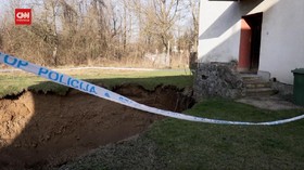 VIDEO: Ratusan Lubang Menganga Pasca Gempa di Krosia