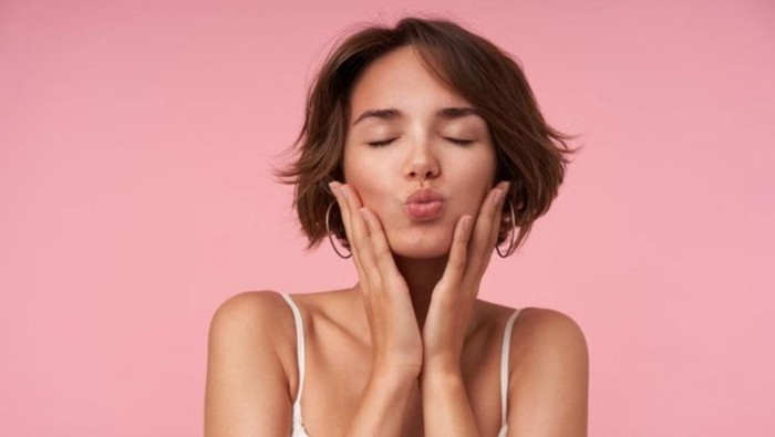 Bibir Lembap dan Plumpy! Berikut Rekomendasi Lip Mask di Bawah 100ribu Bibir Lembap dan Plumpy! Berikut Rekomendasi Lip Mask di Bawah 100ribu
