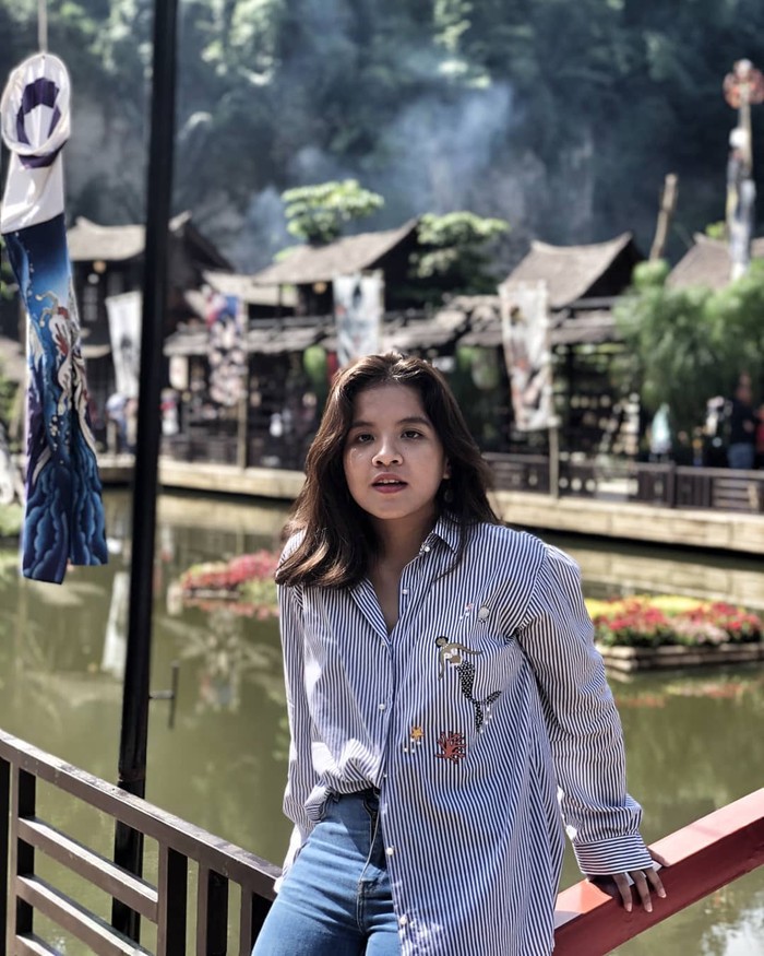 Selain itu, beberapa karya yang diunggahnya sering masuk trending. Diantaranya adalah video duet dengan Nessie Judge hingga videonya saat meng-cover lagu “Cuek” milik Rizky Febian. Suaranya memang merdu banget, Ladies! Foto: Instagram.com/idgitaf)