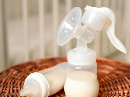 Bunda Sedang Menyusui, Apakah Benar-Benar Butuh Power Pumping?