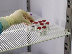 India Tinjau Lagi Efek Samping Vaksin AstraZeneca Imbas Isu Pembekuan Darah