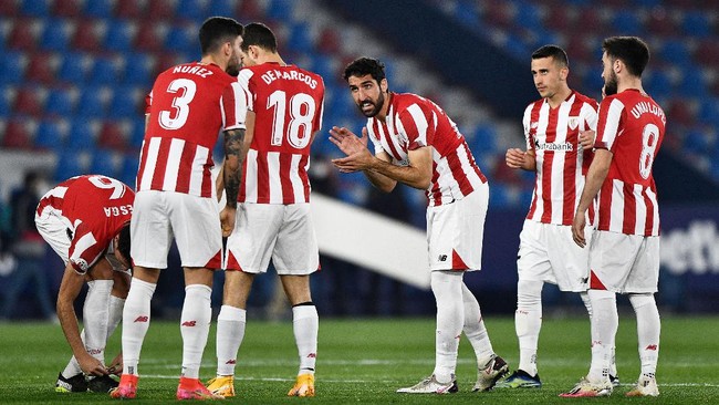 Momen unik bisa dialami oleh Athletic Bilbao di ajang Copa del Rey. Mereka berpeluang meraih dua trofi Copa del Rey dalam sebulan.