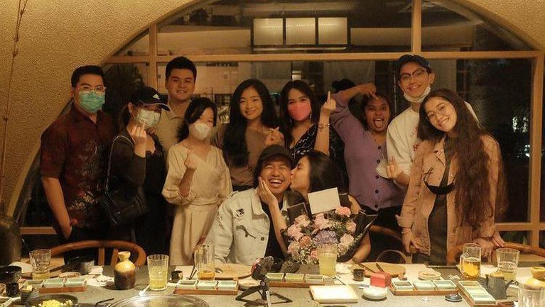 Berikut adalah momen-momen saat Joshua melamar sang kekasih hati, Clairine Clay
