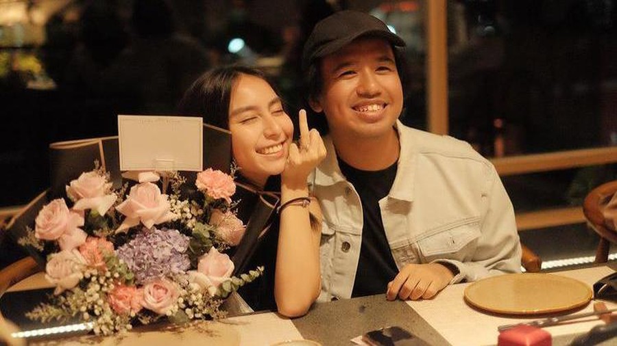 Berikut adalah momen-momen saat Joshua melamar sang kekasih hati, Clairine Clay