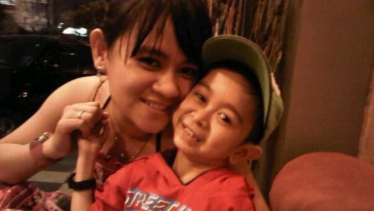 Berikut adalah momen-momen kemesraan Daus Mini dan mantan istri sebelum terlibat perseteruan masalah DNA anak