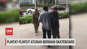 VIDEO: Plintat-Plintut Aturan Bermain Skateboard di Trotoar