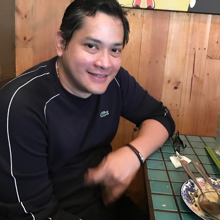 <p>Bunda masih ingat dengan Onky Alexander? Ya, namanya populer di akhir 1980-an setelah membintangi film Catatan si Boy. (Foto: Instagram @ongky_.alexander29)</p>