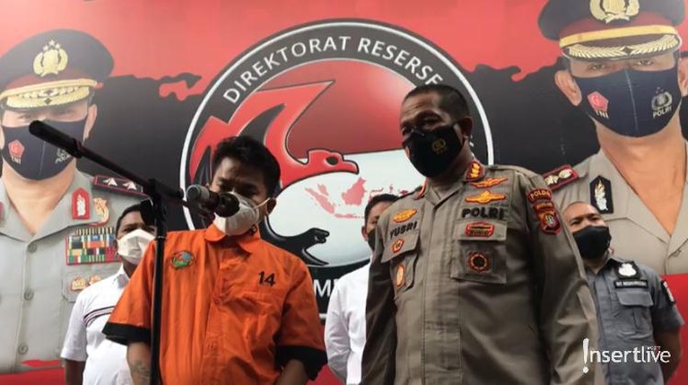 Penampakan Robby Abbas Saat Dinyatakan Positif Narkoba Berikut penampakan Robby Abbas saat dinyatakan positif narkoba jenis sabu.
